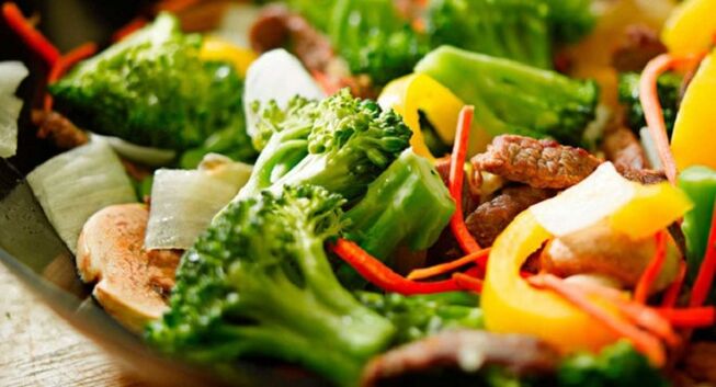 Gemüsesalat gegen Gastritis